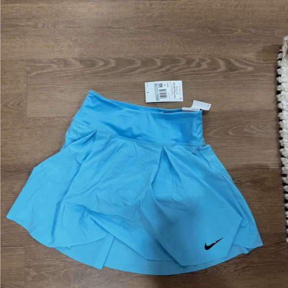 Nike Dresses & Skirts - NIKE NWT tennis skirt XS